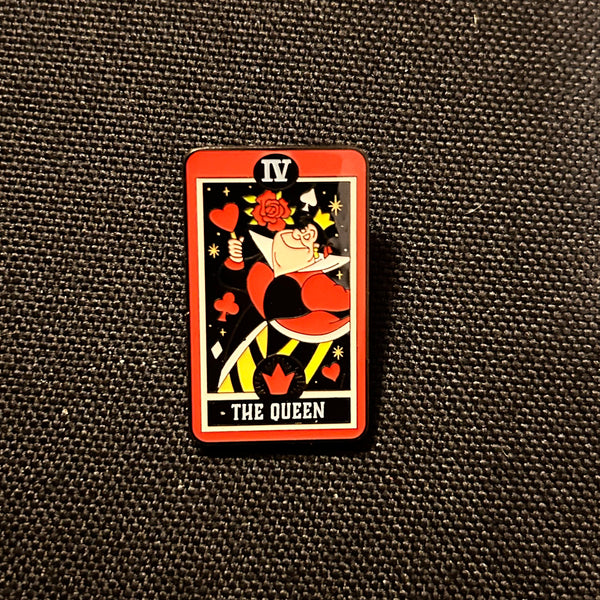 Loungefly Villain Tarot Card - Queen of Hearts  pin