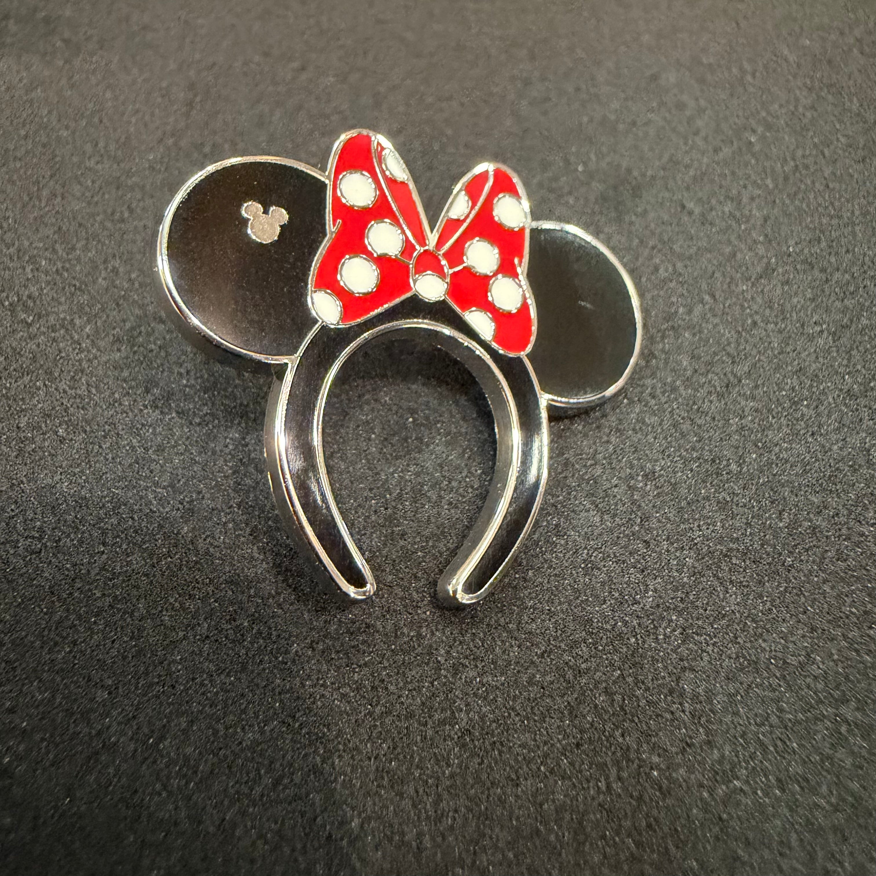 Disney Minnie Mouse Earband Ears 2025 Hidden Mickey Pin Trading (C1)