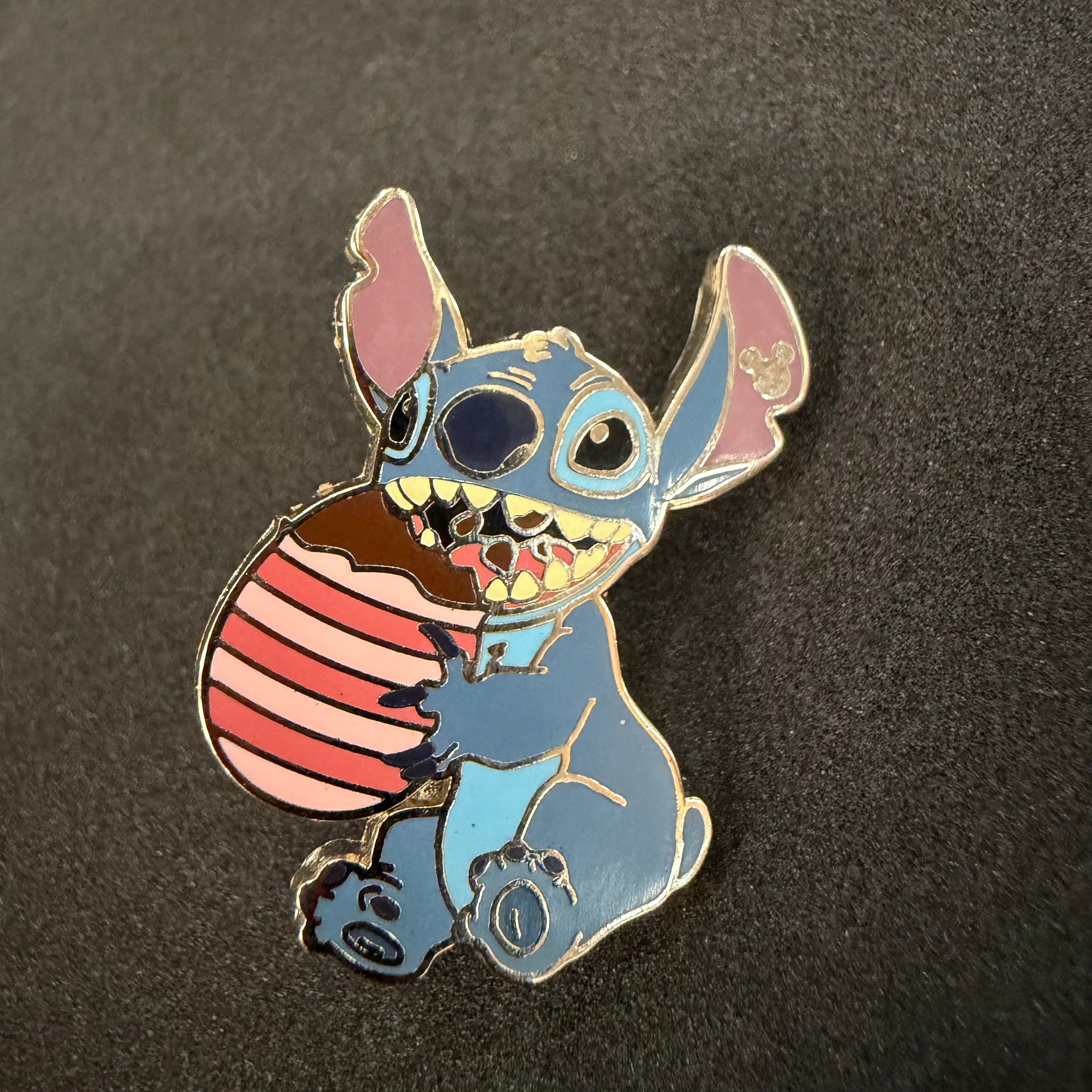 Disney Hidden Disney Stitch Easter Pin 2024 Lilo & Stitch Holding Egg Single