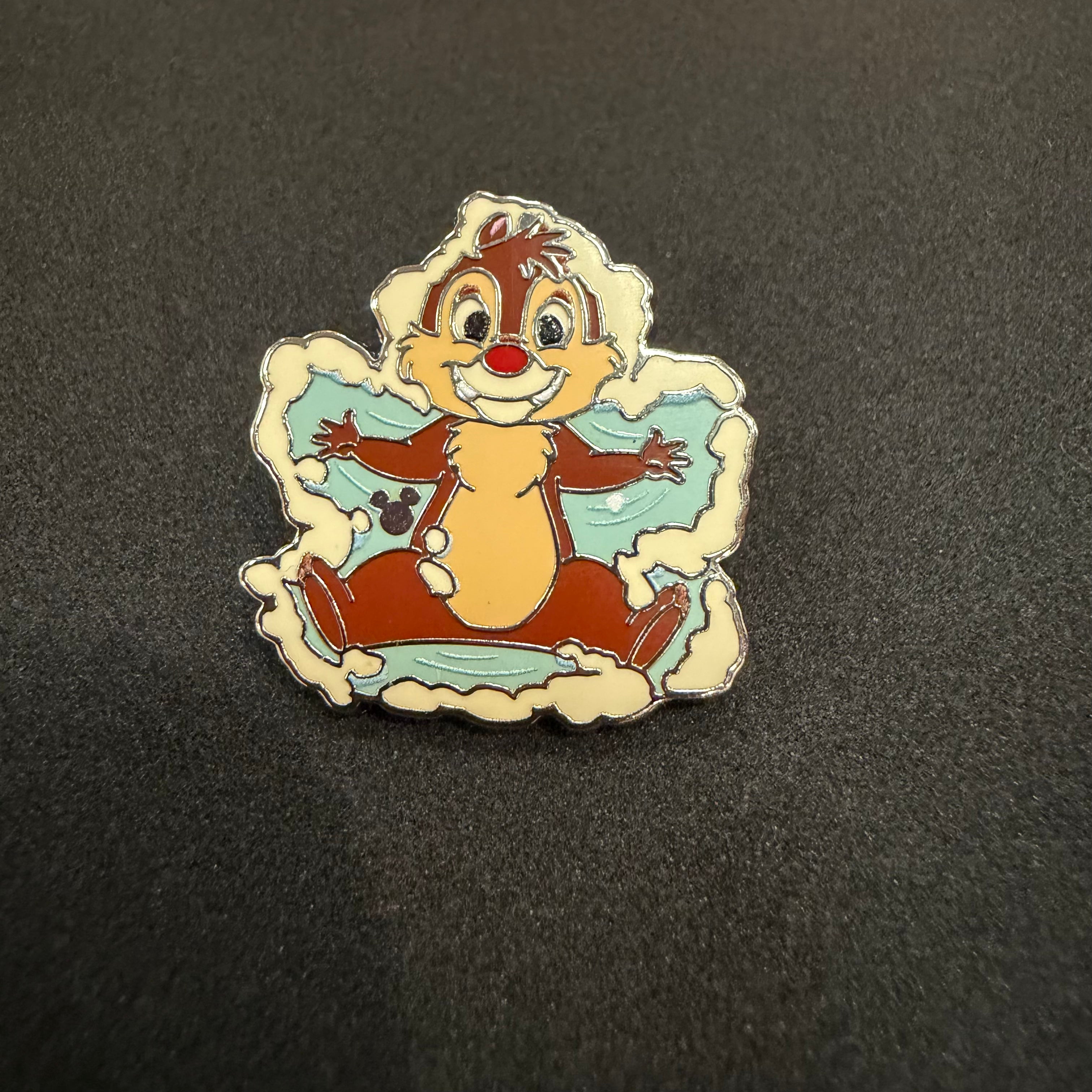 Disney Park Chipmunks Hidden Mickey Mystery Diamond Pin Chip Winter Snow Angel